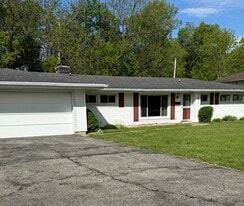 Building Photo - 317 West Dr