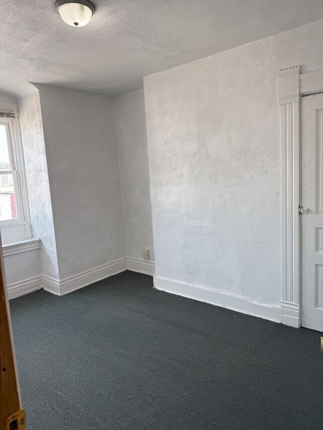Building Photo - 3614 Dawson St