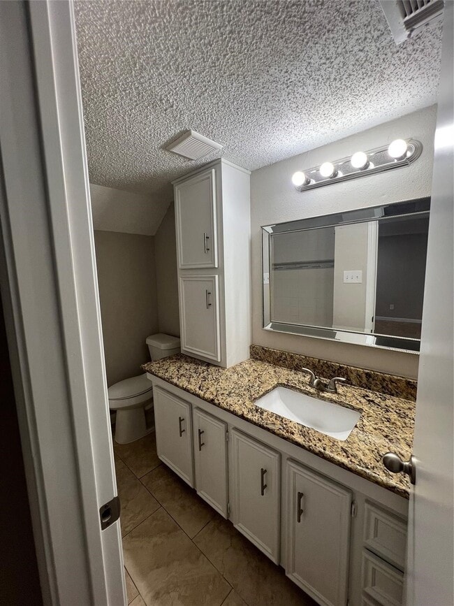 Building Photo - 10134 Emnora Ln