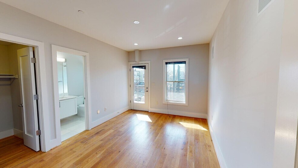 Building Photo - 1159 Oates St NE