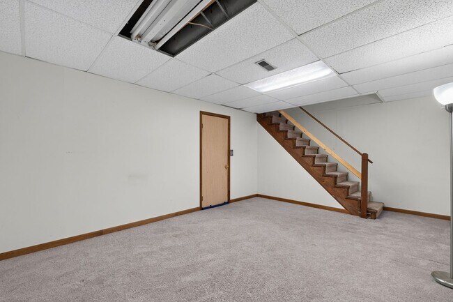 Building Photo - 8 Cypress Dr