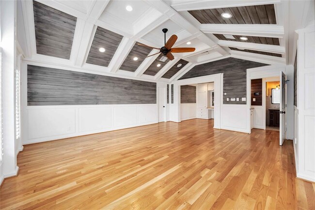 Building Photo - 4031 Fernwood Dr