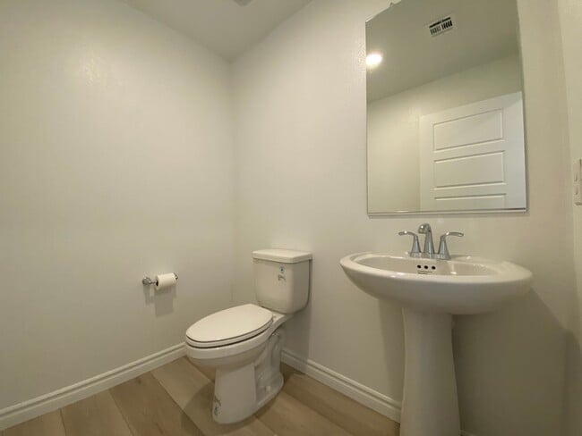Building Photo - new build 4 bedroom house