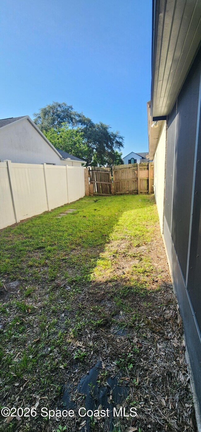 Building Photo - 4024 Pinyon Dr