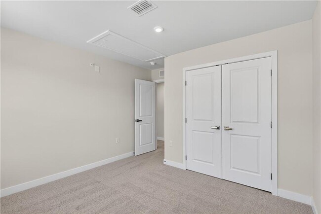 Building Photo - 325 Enchanted Ct