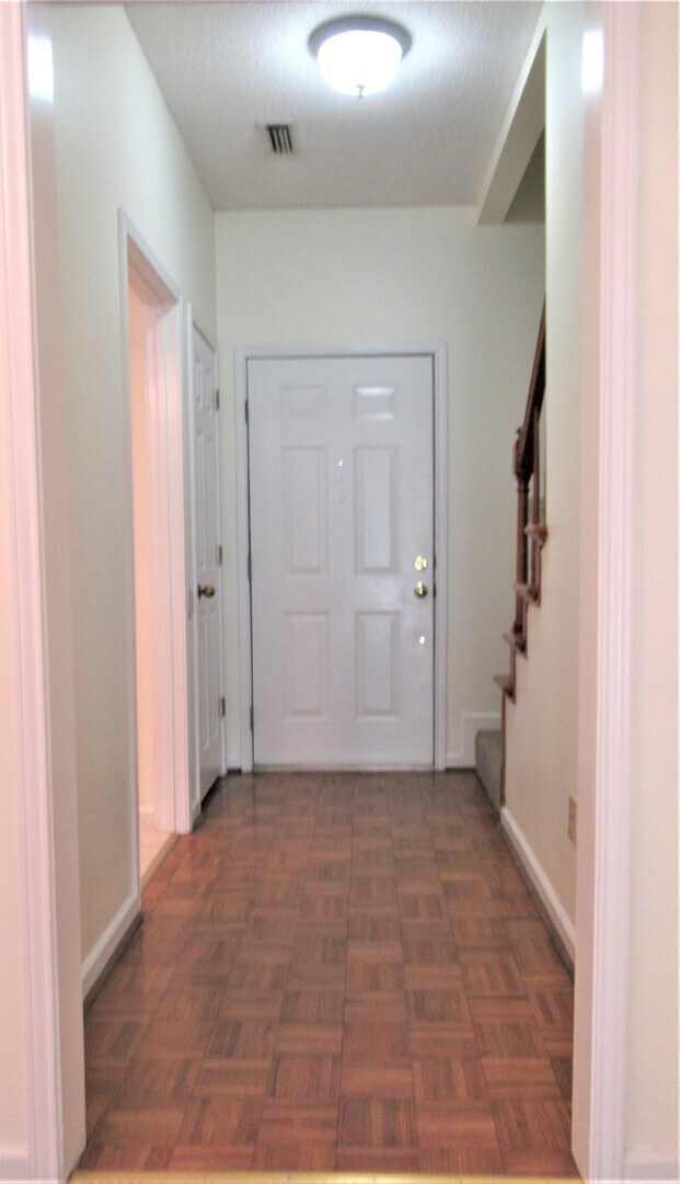 Building Photo - Home Available in Birmingham! Available to View Now! DEPOSIT PENDING!!!