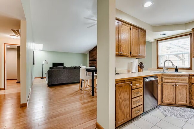 Building Photo - 2644 Willona Dr