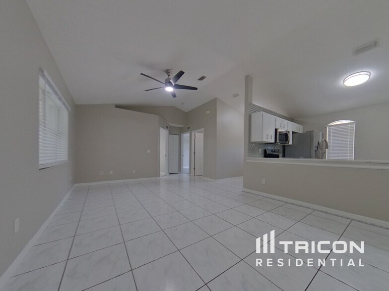 Building Photo - 3044 Juniper Dr