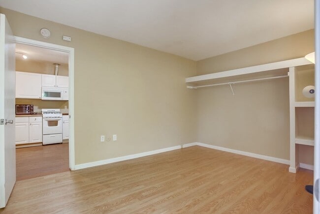 Building Photo - Single Story Duplex with Two Private Residences