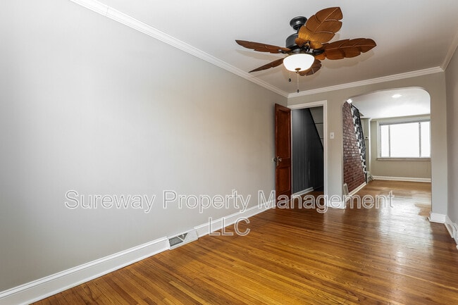 Building Photo - 259 W Wyncliffe Ave