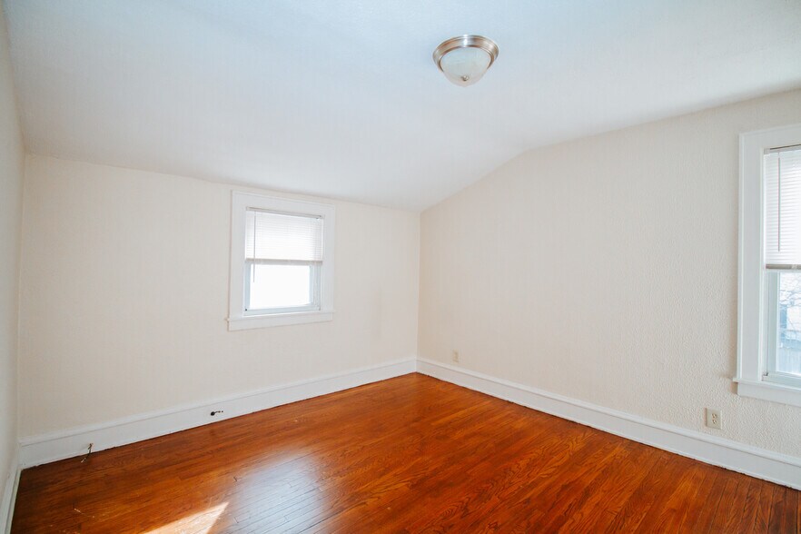 Building Photo - 1467 Sabra Rd