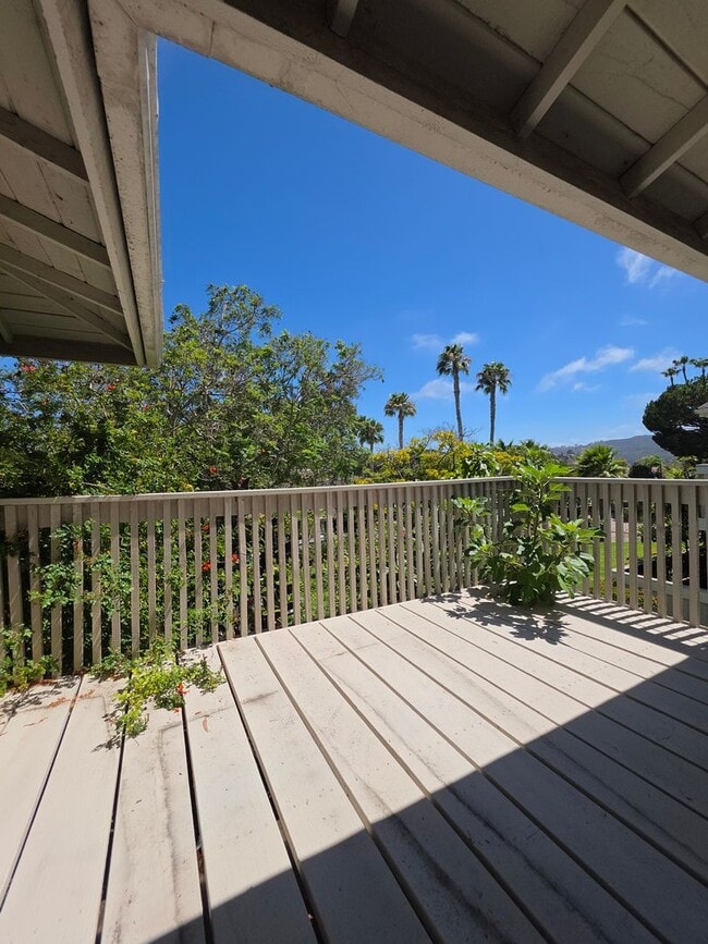 Building Photo - La Jolla Two Story Condo UTC