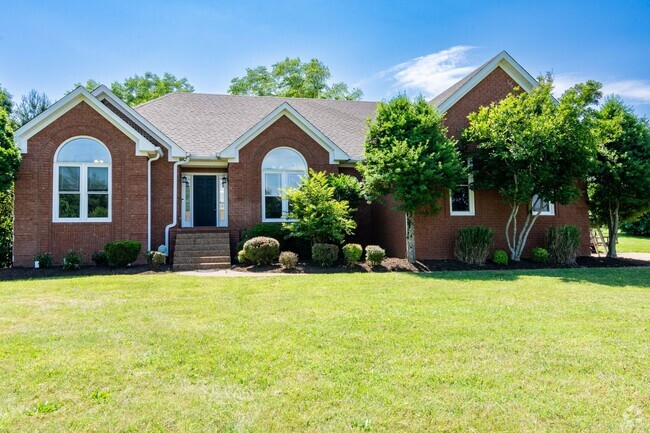Building Photo - 100 Southfork Dr