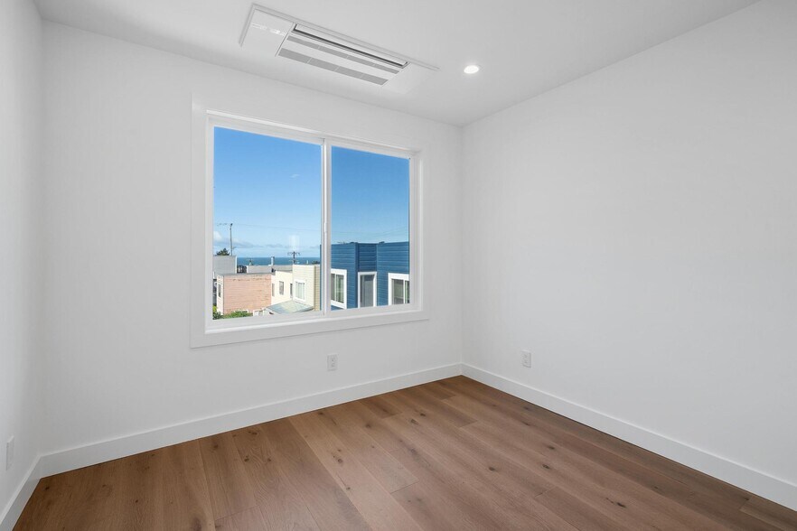 Building Photo - 1815 35th Ave