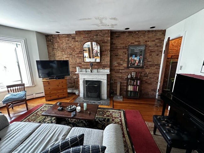Building Photo - 2 bedroom in Boston MA 02118