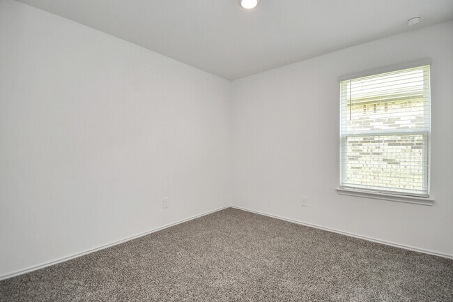 Building Photo - 24430 Elmwood Falls Dr