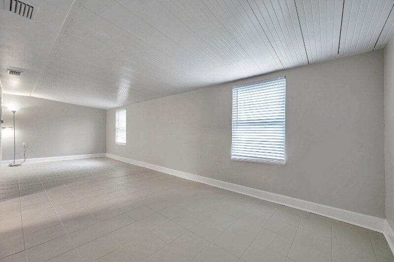 Building Photo - 9850 55th Way N