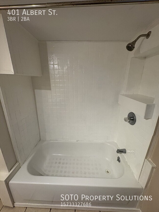 Building Photo - 401 Albert St