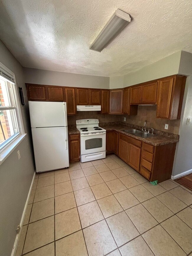 Building Photo - 613 Anniston Dr