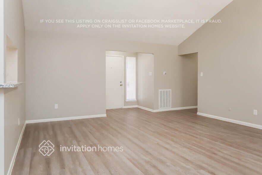 Building Photo - 16519 Cairngorm Dr