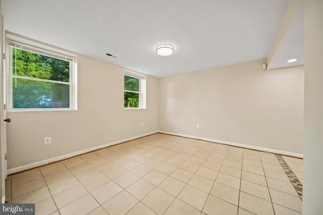 Building Photo - 4656 Evansdale Rd