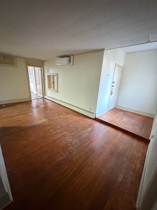 Building Photo - 313 North St