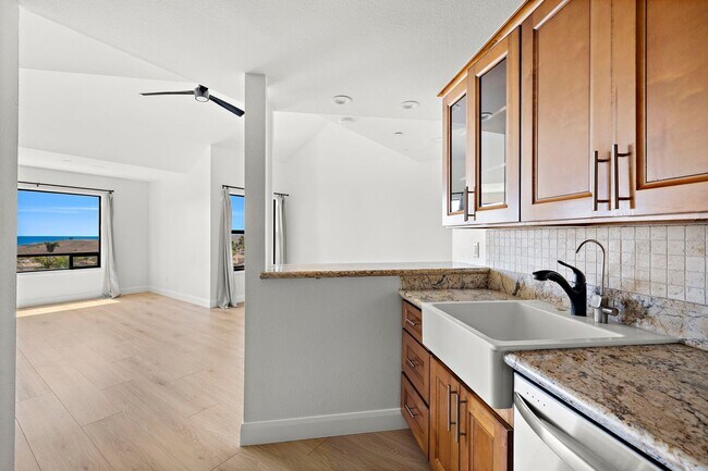 Building Photo - 1060 Calle Del Cerro