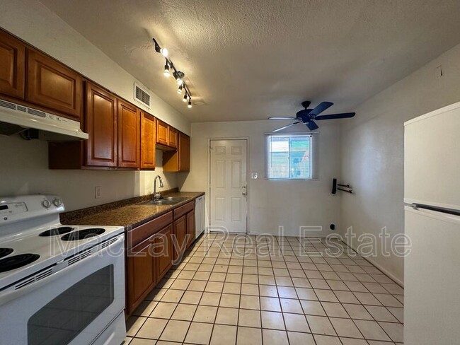 Building Photo - 7808 E Heatherbrae Ave
