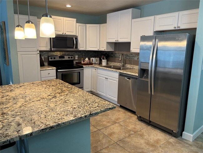 Building Photo - 1008 Estremadura Dr