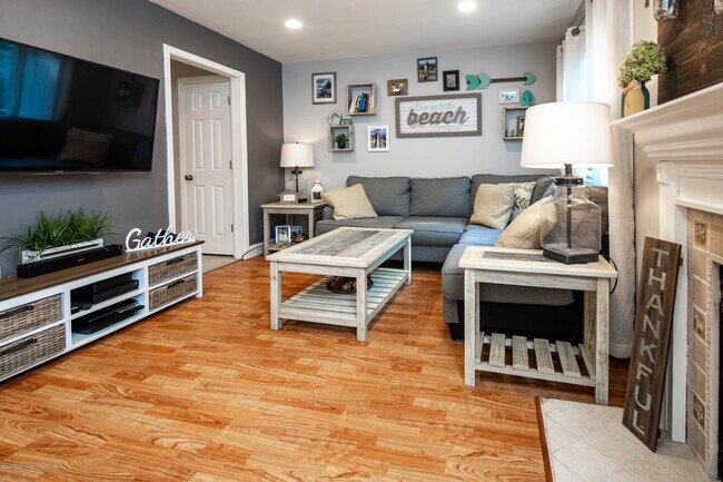 Building Photo - 59 Deer Path Ct