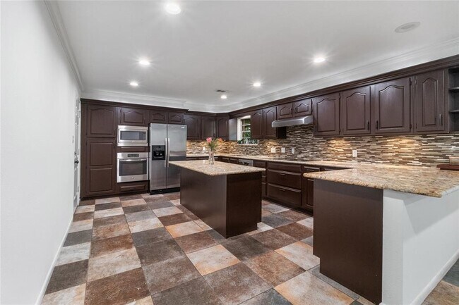 Building Photo - 5018 Willowbend Blvd