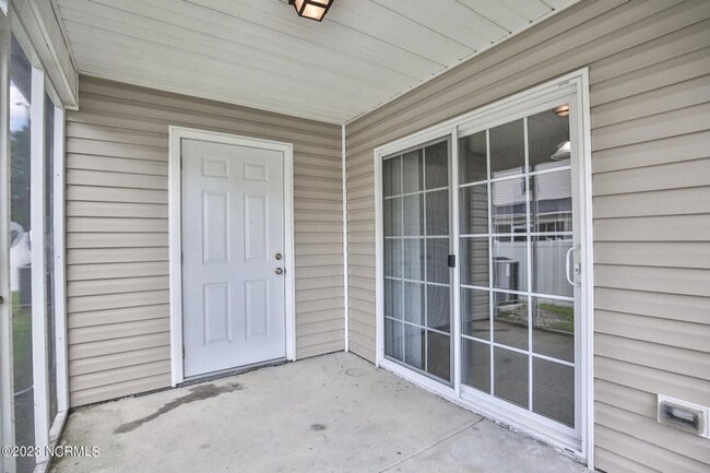Building Photo - 4001 Banister Loop