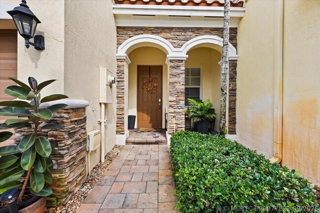 Building Photo - 130 Emerald Creek Terrace