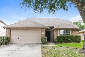 Building Photo - 6030 NW Creek Cir