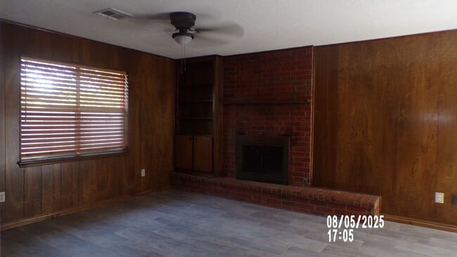 Building Photo - Fantastic Redo located in Terrace Hills.
