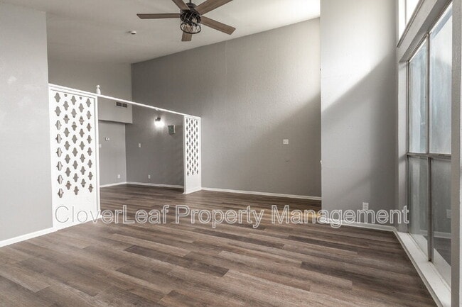 Building Photo - 319 Gaiety Ln