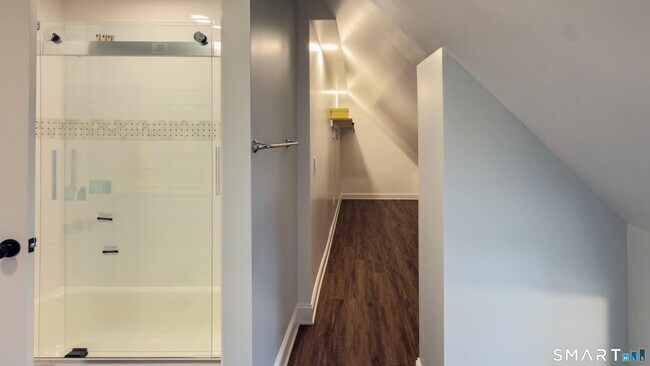 Building Photo - 43 W Prospect St