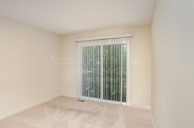 Building Photo - 7461 Ridge Oak Ct