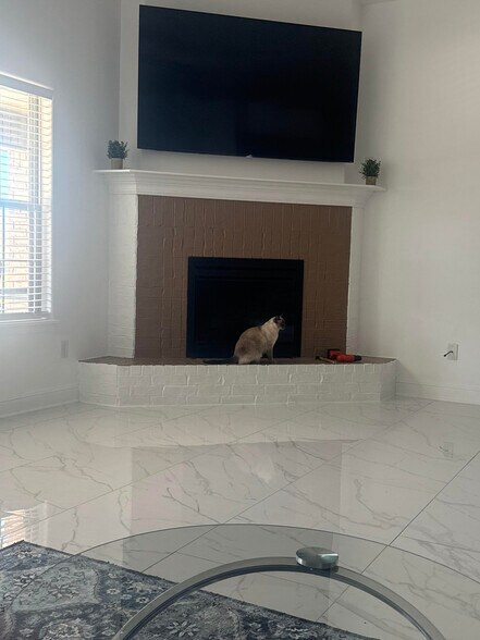 Building Photo - 720 Gala Cir