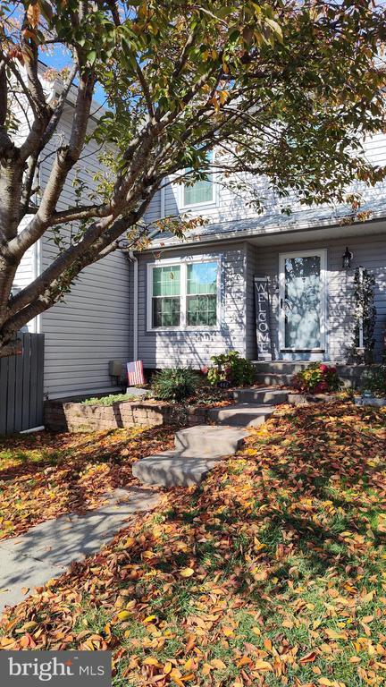 Building Photo - 442 Darby Ln