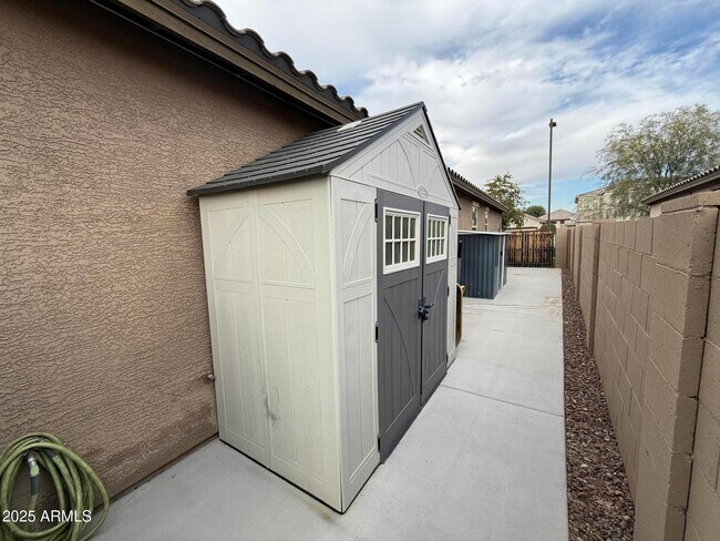 Building Photo - 21217 W Granada Rd