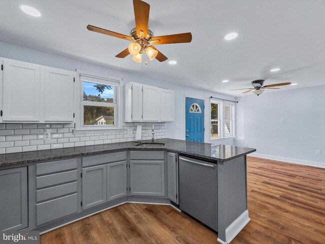 Building Photo - 7707 Warsaw Ave