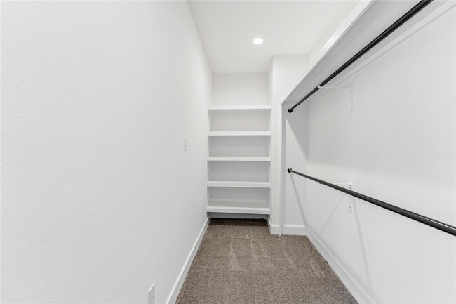 Building Photo - 2217 Lee St