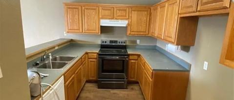 Building Photo - 10910 Shady Oaks Dr