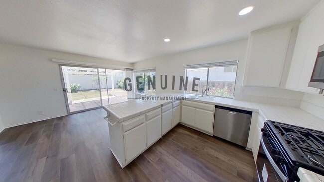 Building Photo - Coming Soon: 3Bd 2Ba Home in Lake Forest