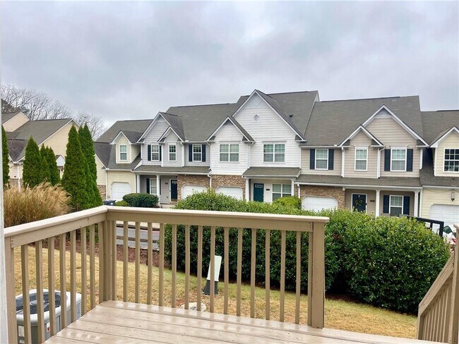 Building Photo - 2225 Hoskins Ct