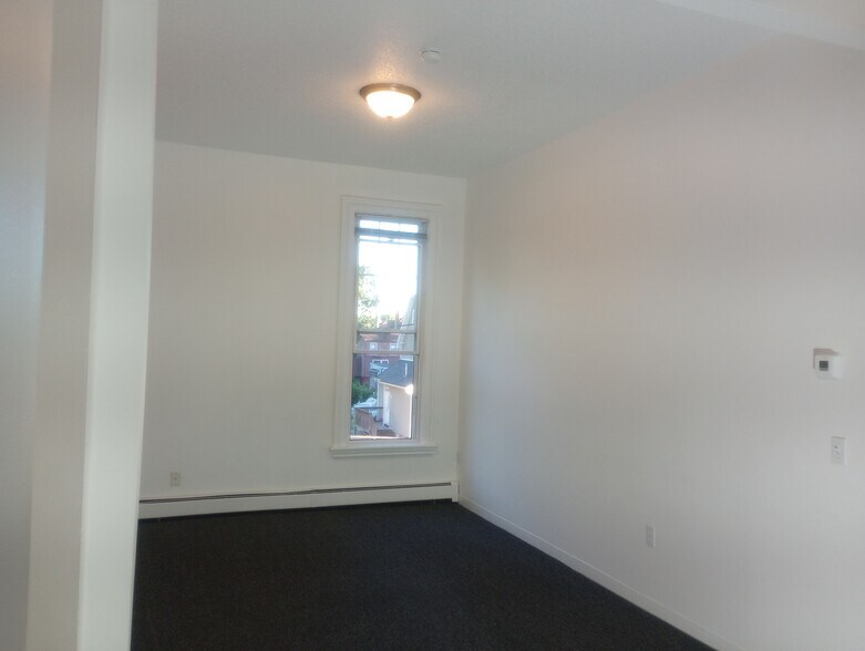 Building Photo - 138 Laurel Hill Ave