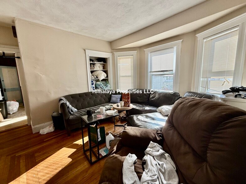 Primary Photo - 112 College Ave