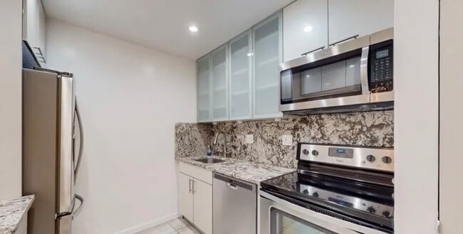 Building Photo - 61 Bronx River Rd