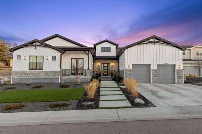 Building Photo - Colorado Luxury Redefined | Custom Ranch with Exceptional Outdoor Living & Designer Finishes